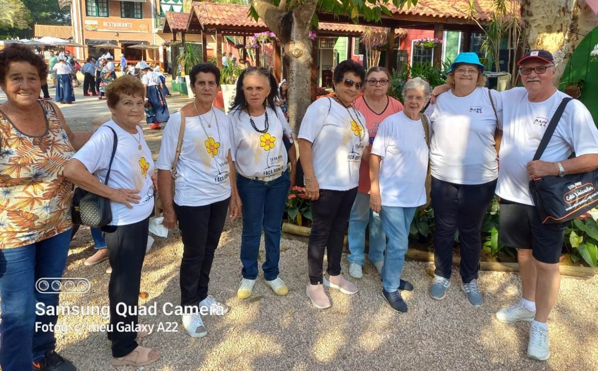 Grupos Da Melhor Idade De Agua Visitam A Expoflora Prefeitura