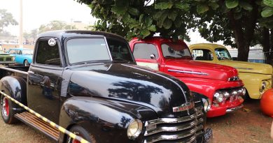 Encontro de Carros reúne expositores e público em geral